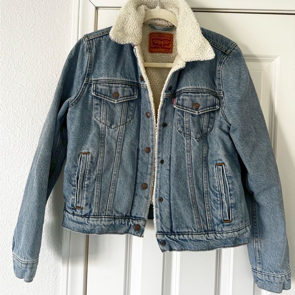 Levi's Light Blue Denim Jacket with Sherpa Lining Size Medium